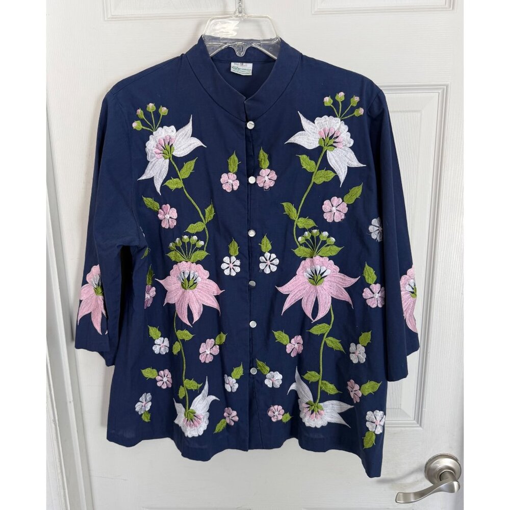 Caro of Honolulu Vintage 70s Floral embroidered Blue Button Down Blouse Size 12 - Picture 1 of 9
